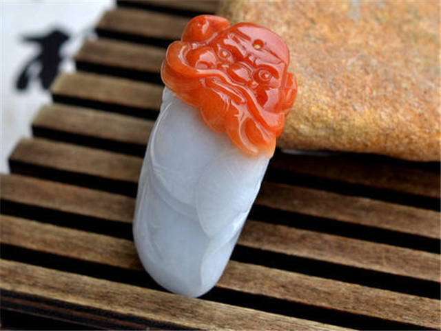 红翡和绿翡哪个值钱？一切从它们的价值衡量标准说起！   第4张