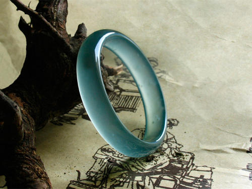 晴水翡翠有收藏价值吗?美玉值得每个人钟爱! 第2张