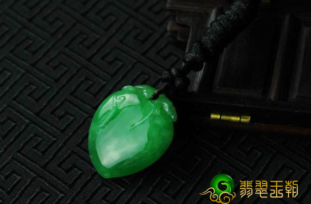 翡翠小挂件寿桃的寓意是啥 翡翠寿桃的寓意 