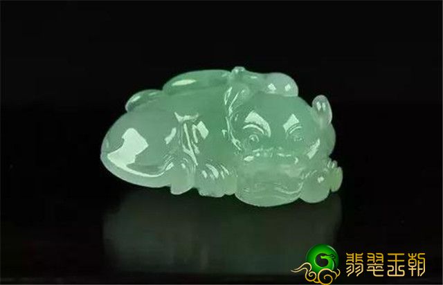 最适合生意人佩戴的翡翠饰品是什么？象征着身份和地位！   第2张