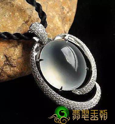 顶尖翡翠为什么多素面？曾经的我们跟追的“赤身裸体”翡翠！   第2张