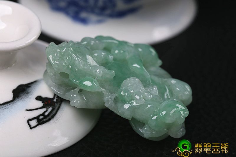 助运翡翠貔貅吊坠怎样配戴才可以装运？如何挑到好翡翠貔貅吊坠   第1张