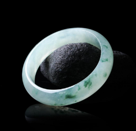 翡翠饰品如何保养 具体有哪些方法