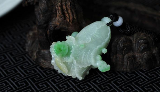 常见翡翠挂件的寓意是什么？它们的题材你了解吗？   第3张