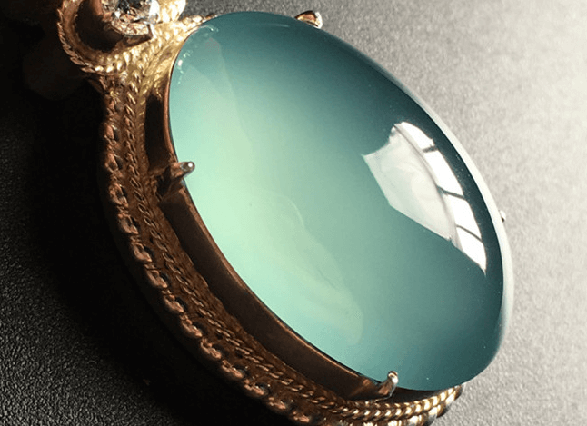 翡翠有天蓝色的吗？答案是不仅有，价格还很贵！   第1张