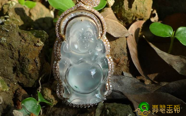 佩戴翡翠观音吊坠的寓意是什么?翠友快点击此文查看! 第3张