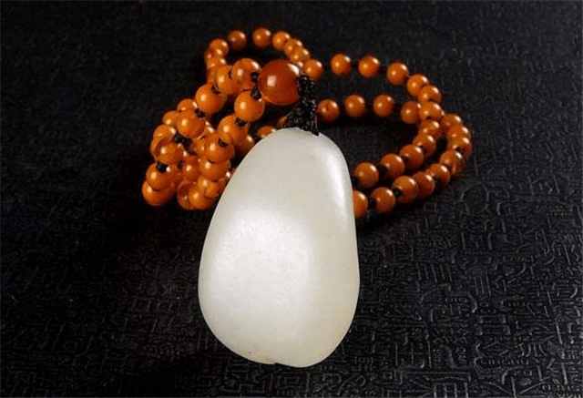 和田玉羊脂玉鉴别并不难,看价格可以排除99%的假货! 第1张