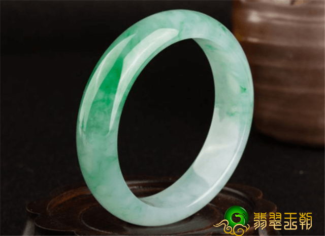选购翡翠手镯之前，这些翡翠小知识先了解一下！   第2张