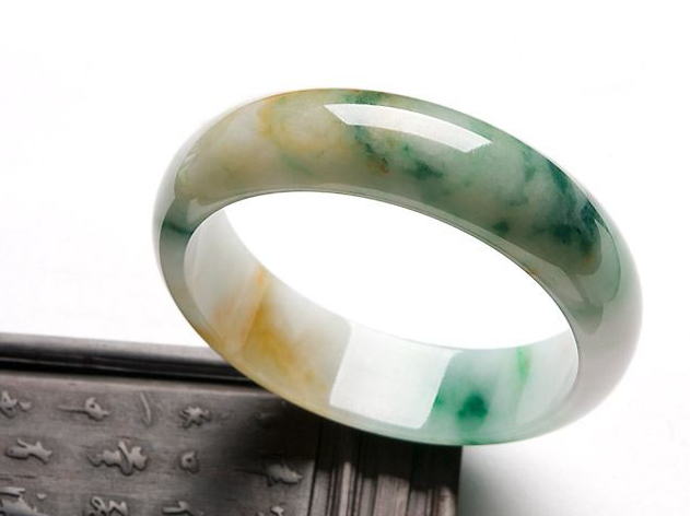 怎么鉴别翡翠手镯，请看以下三点！   第2张