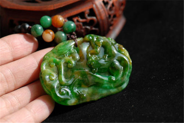 翡翠砖头料是什么意思？本文为你一一解析！   第2张