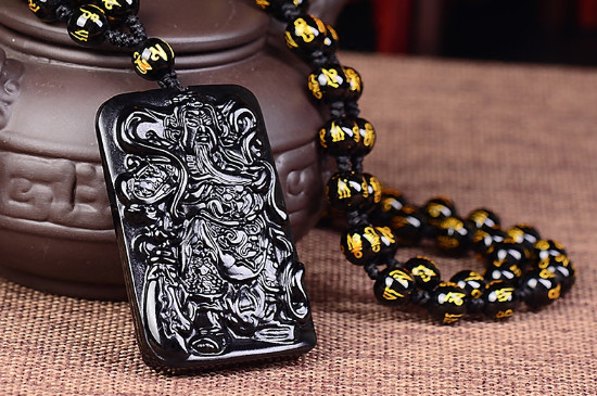 男戴关公牌有什么讲究   第2张