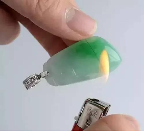 盘点最不靠谱的翡翠鉴定法,鉴定不当还会伤害翡翠!你试过哪几种? 第2张