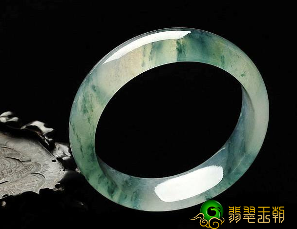 新手翡翠买家如何挑选冰种翡翠手镯？翡翠行家教你如何避免这些“坑”   第3张