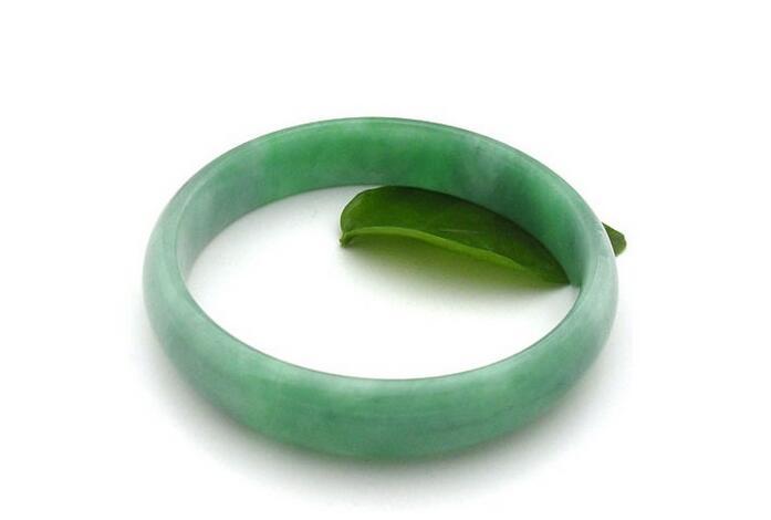 B货翡翠手镯什么价位?鉴别B货翡翠最实用的方法! 第3张