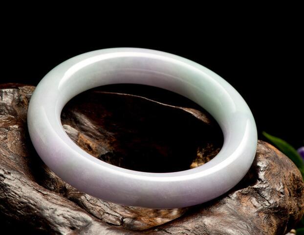 1000元能买到什么样的翡翠手镯 看看是否合您心意   第2张