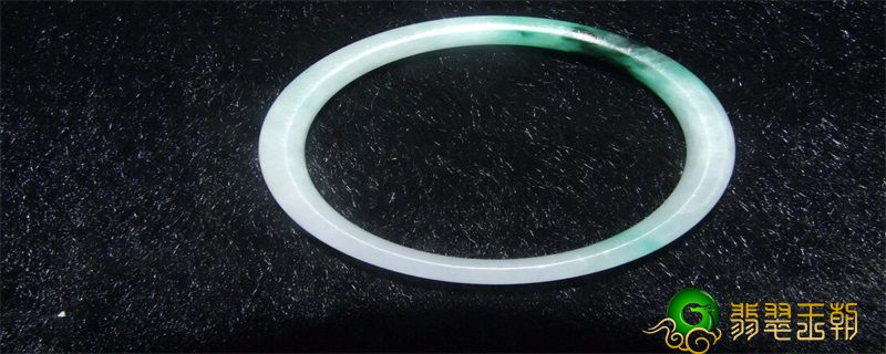 翡翠玉镯种类你知道多少?翡翠手镯种类有几种   第1张