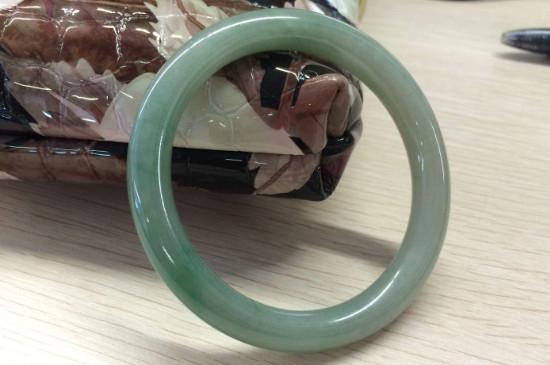 女人佩戴玉如意禁忌，女戴玉如意的注意事项   第1张