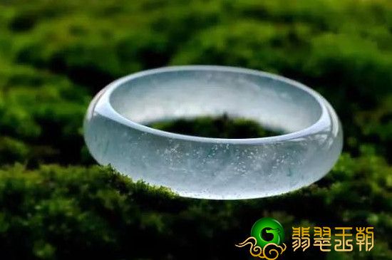 翡翠鉴别最简单方法，教你轻松辨别翡翠真假 