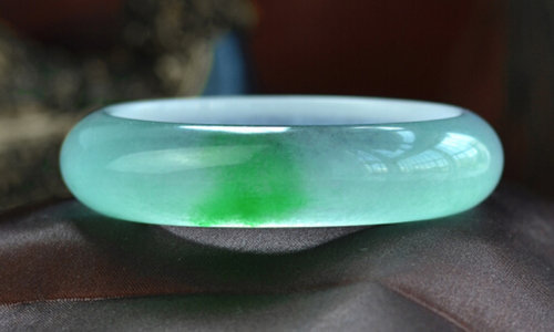 揭秘 | 八三玉到底是不是翡翠？它值钱吗？   第2张