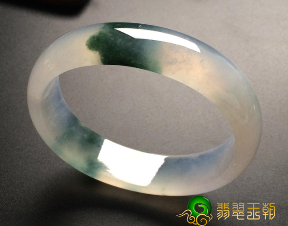 翡翠小白应该怎么挑选翡翠手镯？ 看完这篇文章你就懂了!   第3张