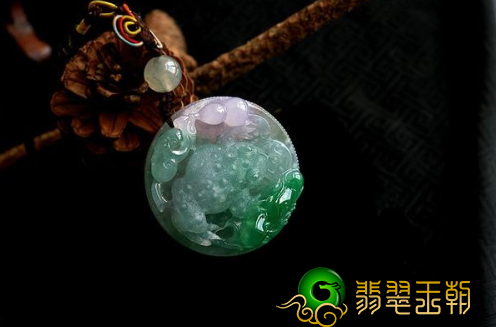 女人适合戴什么翡翠挂件？它的题材很关键！   第2张