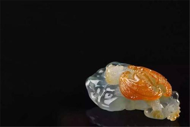 翡翠手雕的花费高吗？它是各个方面要素所组成！   第2张