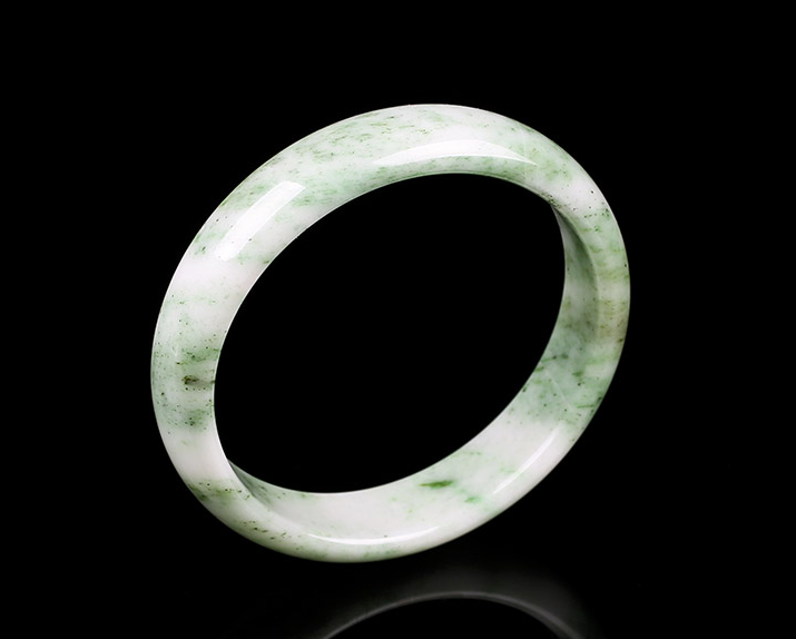 你不得不知的玉石——独山玉，它和翡翠有什么区别？   第1张