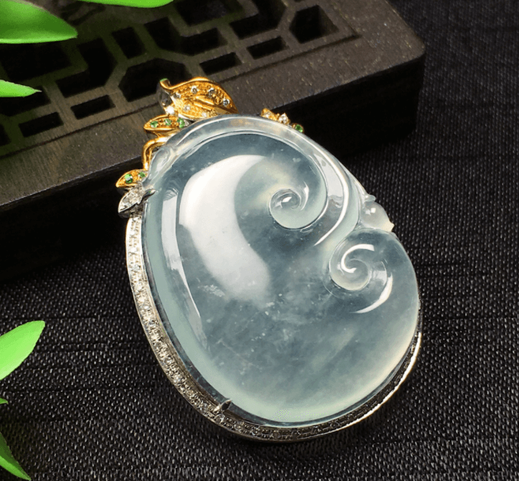 白色天然翡翠玉如意的价格贵不贵？我来告诉你！   第3张