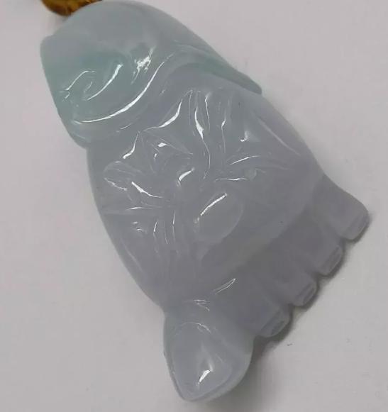 
教你这几个常用招式辨别翡翠
   第2张