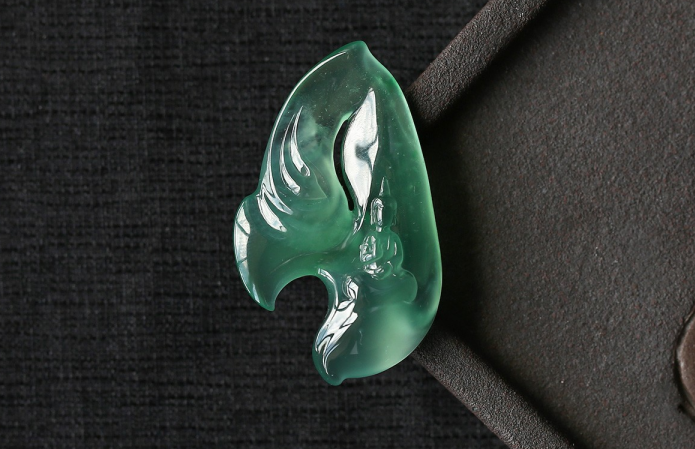 几千块就能买到传说级的龙石种翡翠？真相到底是什么……   第1张