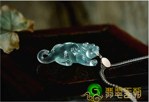翡翠貔貅吊坠有什么好喻意及益处呢 