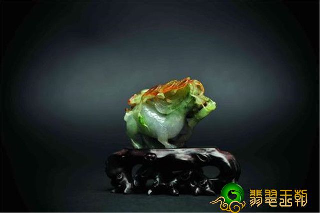 翡翠摆饰的价格多少？危害它价钱的要素有什么？   第2张