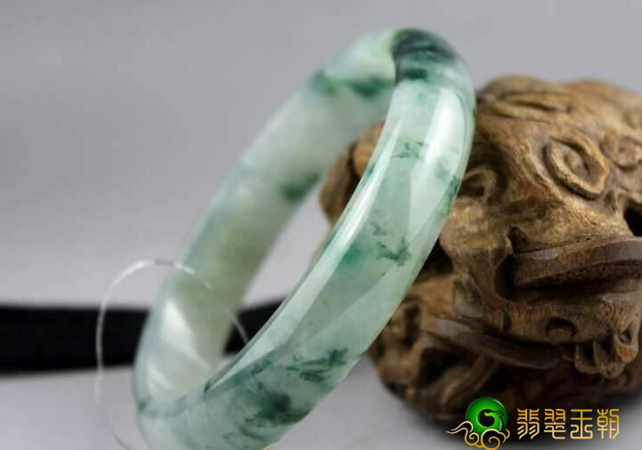 水种翡翠和翡翠冰种翡翠，他们中间有什么不同   第1张