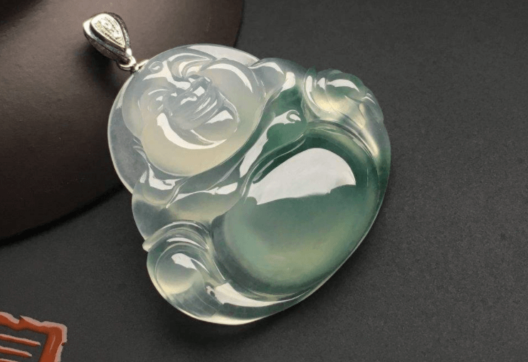 佛教文化源远流长，翡翠玉佛的价格稳步上涨   第1张