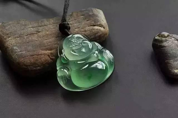 　教你两招一眼看穿翡翠市场价格等级，从此不再被人坑！   第2张