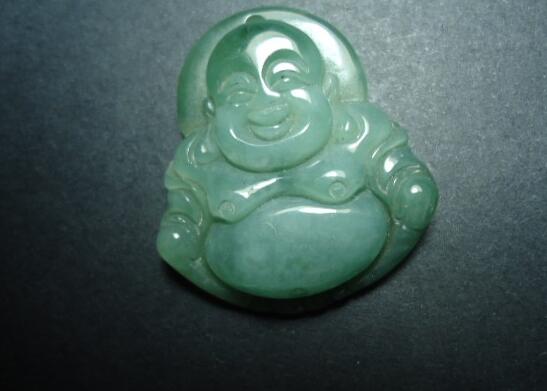 翡翠玉佛的价格大概要多少 选择前一定要了解清楚   第1张
