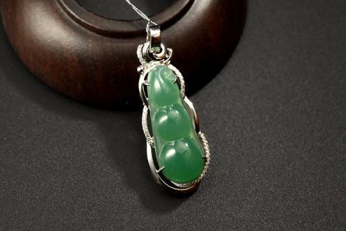 翡翠晴底是什么意思 翡翠的种和底有什么区别   第1张