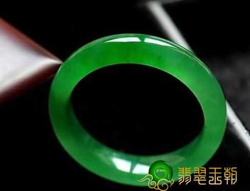 不一样价钱的翡翠手镯有什么差别 买了的人看看   第2张