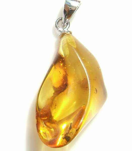 男人送女人琥珀的寓意 女性佩戴禁忌