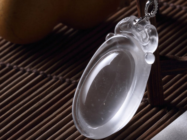 作为翡翠的伴生矿,明明同根生,但为什么它的价值却这么低? 第2张