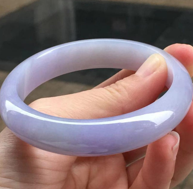 怎样评定翡翠镯子的真伪？   第1张