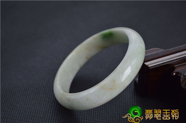 原来这些方法都是错误的！翡翠到底如何鉴定真假？   第2张