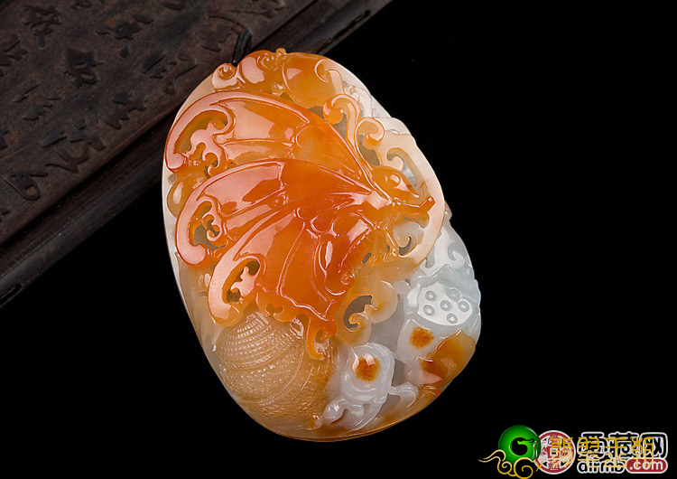 翡翠是啥？翡翠镯子有什么归类？   第1张