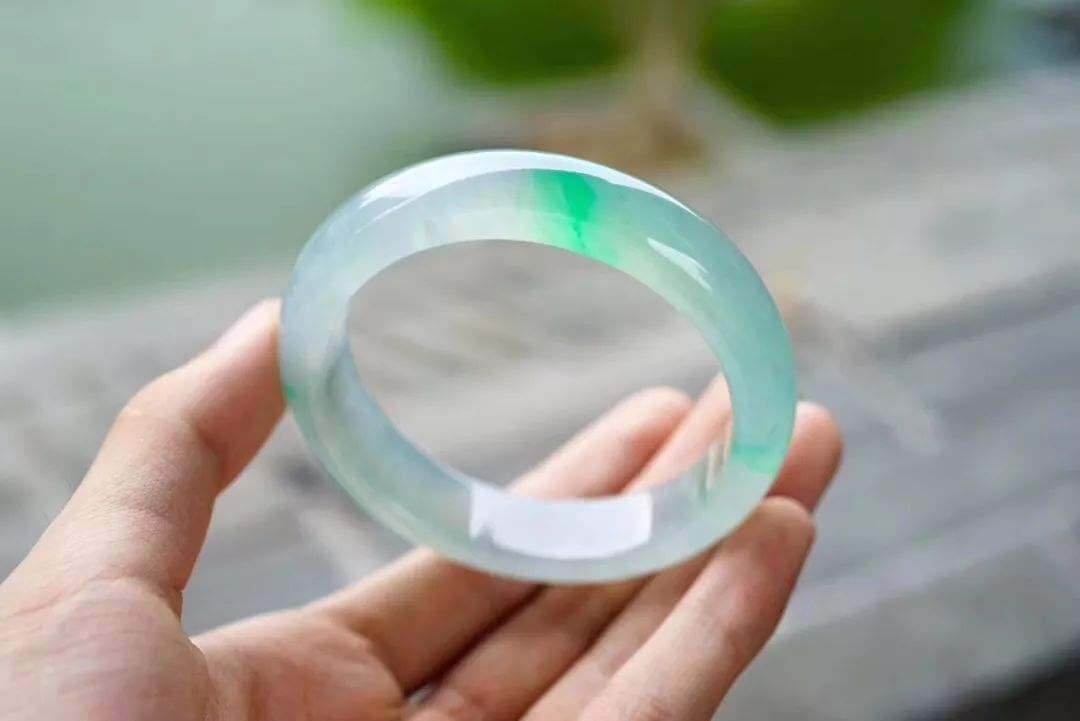 冰种翡翠价格到底有什么讲究？   第2张