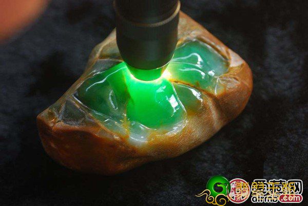 翡翠赌石都有哪些方法   第1张