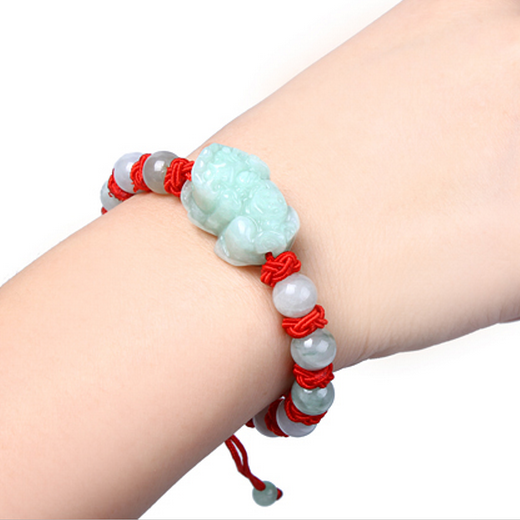 翡翠貔貅手链怎么戴是正确的？有哪些注意的地方呢？   第2张