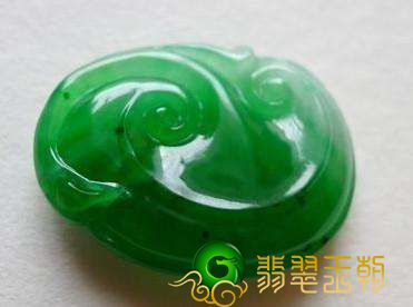 翡翠的瑕疵有哪些？黑点的翡翠值钱么   第6张