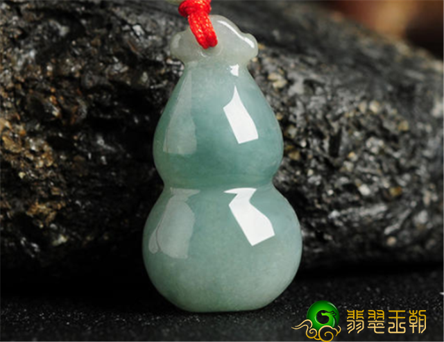 翡翠带吉祥如意好還是胡芦？实际上本人的爱好很重要！   第4张