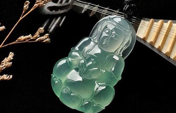 买A货翡翠挂坠要多少钱 怕吃亏的怎能不知道   第1张