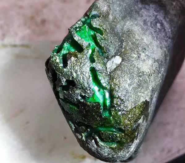 翡翠原石选购的陷阱有哪些 如何避开这些陷阱